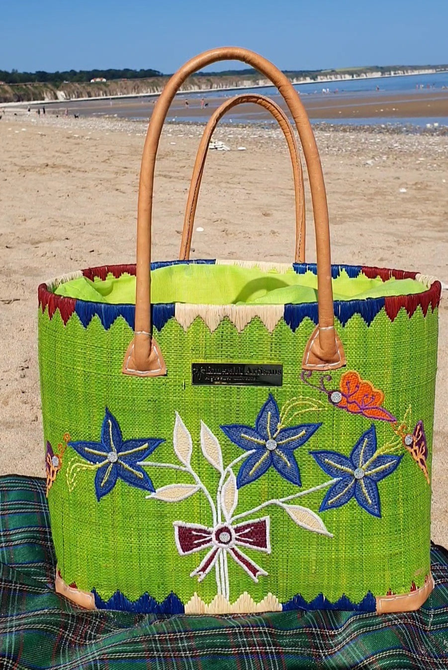 Green Lily image 0